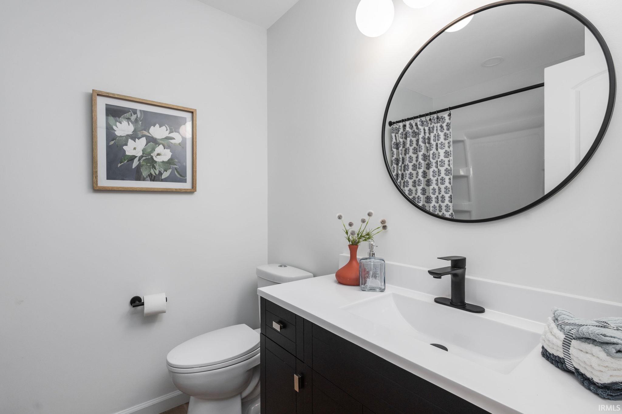 Elkhart, Indiana 46516, United States, 4 Bedrooms Bedrooms, ,3 BathroomsBathrooms,Residential,Active,202101