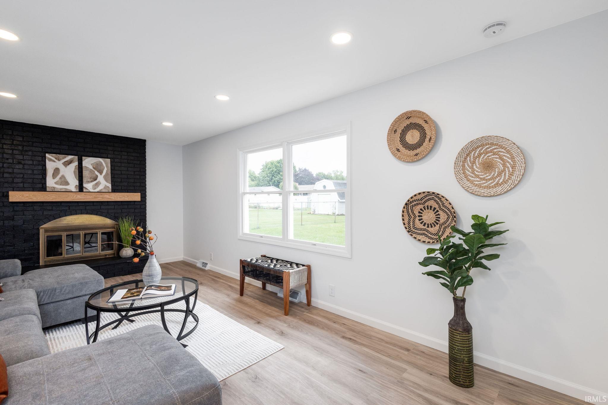 Elkhart, Indiana 46516, United States, 4 Bedrooms Bedrooms, ,3 BathroomsBathrooms,Residential,Active,202101