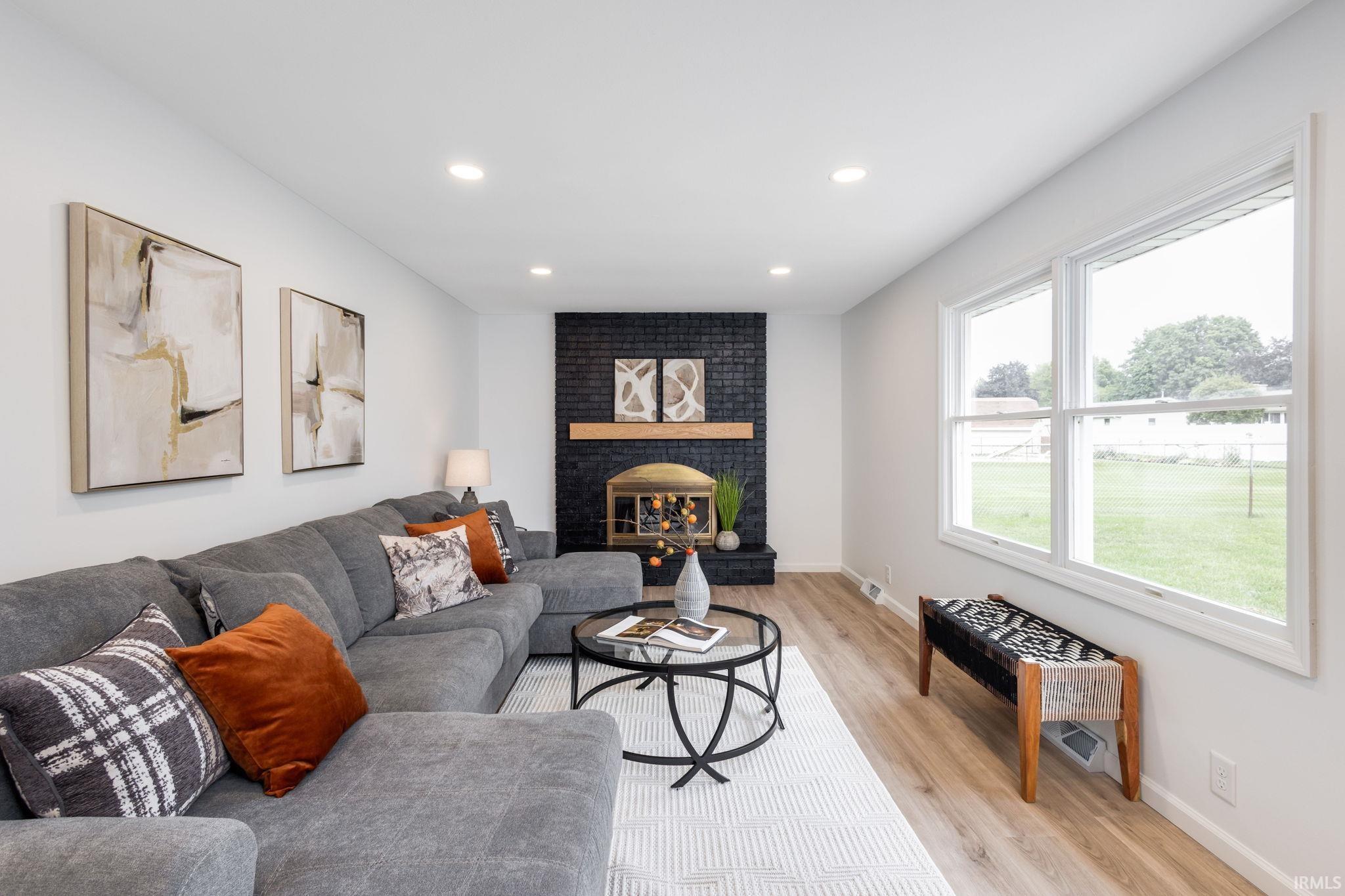 Elkhart, Indiana 46516, United States, 4 Bedrooms Bedrooms, ,3 BathroomsBathrooms,Residential,Active,202101