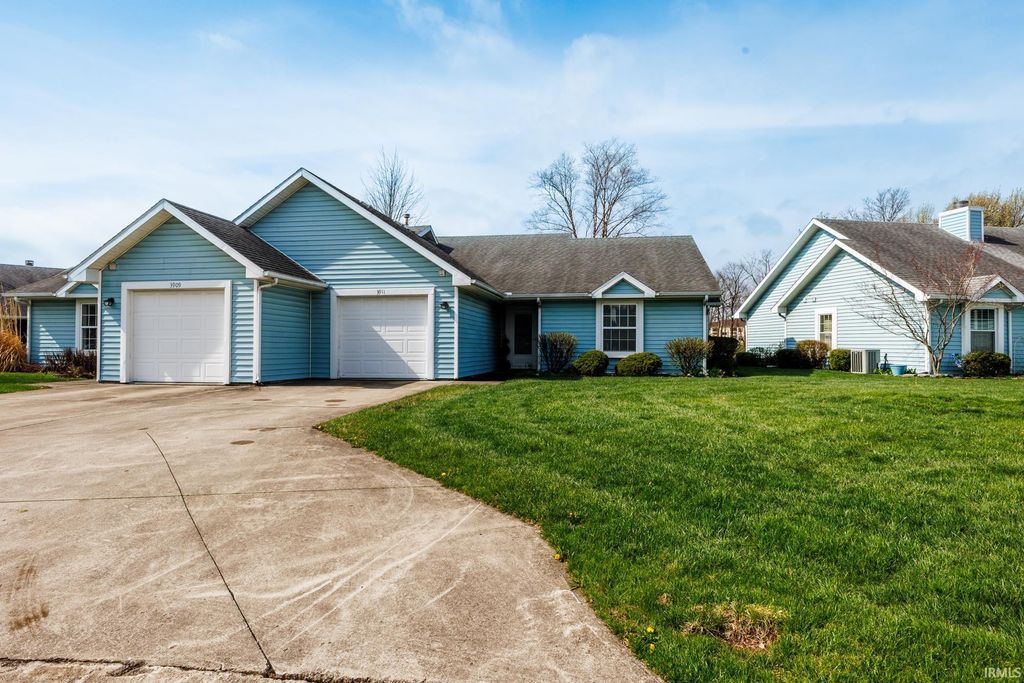 Photo of 3911 N Lakeside Drive, Muncie, IN 47304 (MLS # 202611276)