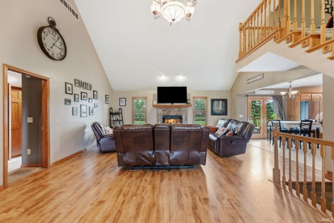 Tiny photo for 6875 W Maple Grove Road, Huntington, IN 46750 (MLS # 202642106)