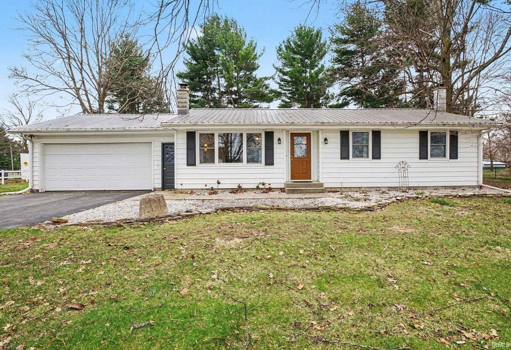 Photo of 21150 County Road 40, Goshen, IN 46526 (MLS # 202608773)