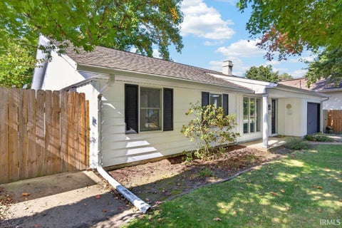 Tiny photo for 20 Chesapeake Court, Lafayette, IN 47909 (MLS # 202642381)