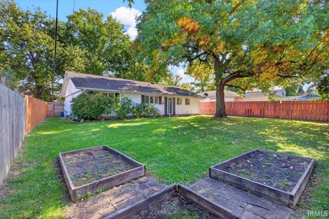 Tiny photo for 20 Chesapeake Court, Lafayette, IN 47909 (MLS # 202642381)