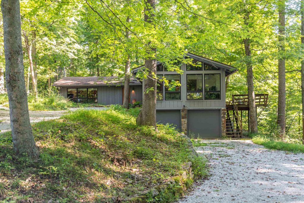 Photo of 3780 N Upper Birdie Galyan Road, Bloomington, IN 47408 (MLS # 202611474)