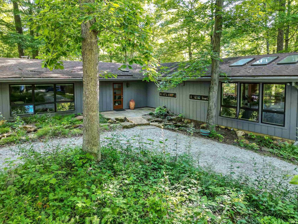 Photo of 3780 N Upper Birdie Galyan Road, Bloomington, IN 47408 (MLS # 202611474)