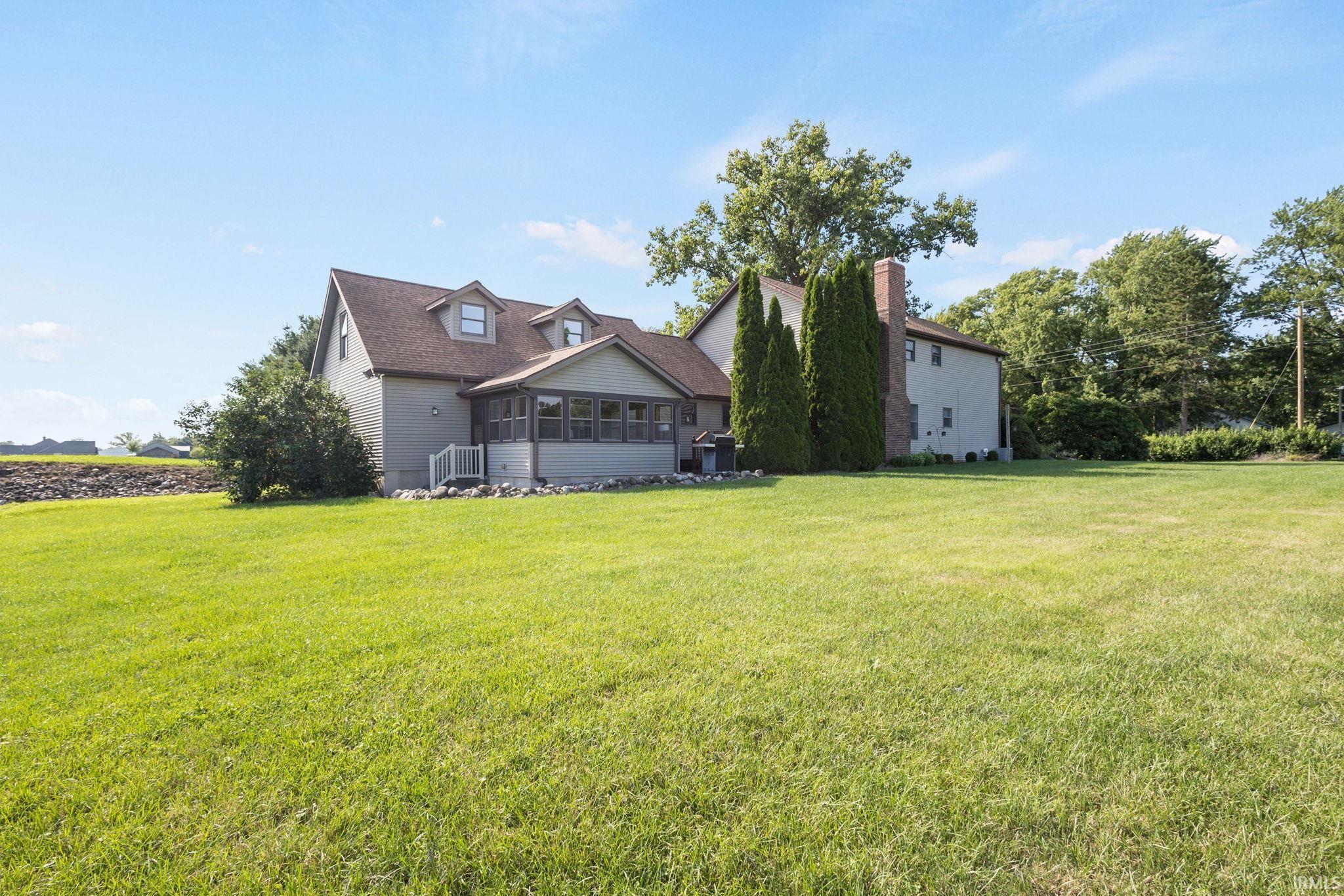 Mishawaka, Indiana 46544, United States, 5 Bedrooms Bedrooms, ,3 BathroomsBathrooms,Residential,Pending,214228