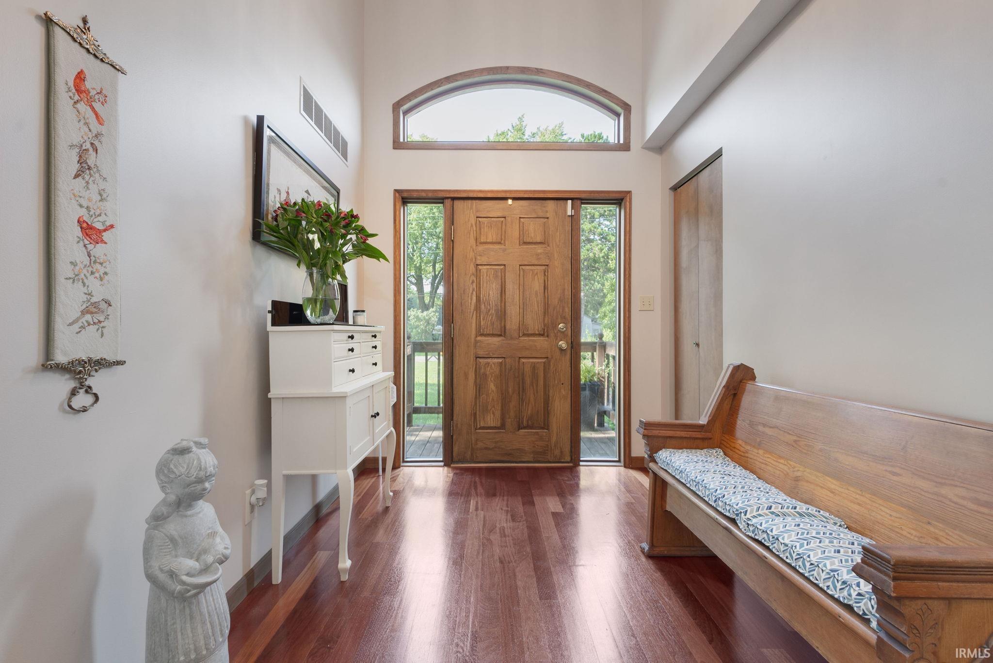 Mishawaka, Indiana 46544, United States, 5 Bedrooms Bedrooms, ,3 BathroomsBathrooms,Residential,Pending,214228