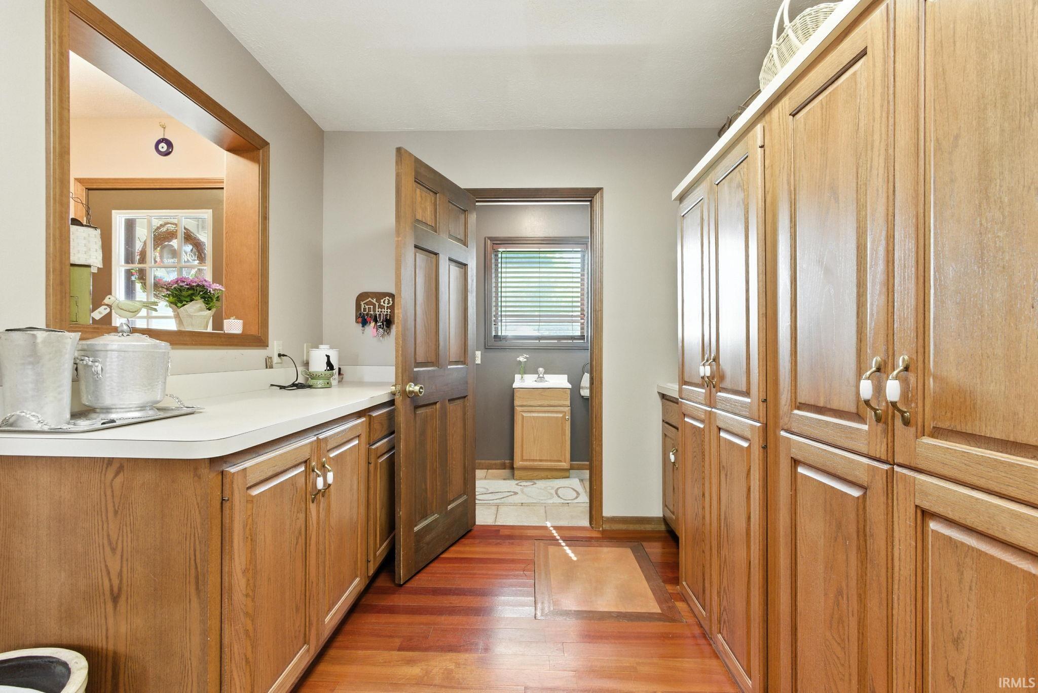 Mishawaka, Indiana 46544, United States, 5 Bedrooms Bedrooms, ,3 BathroomsBathrooms,Residential,Pending,214228