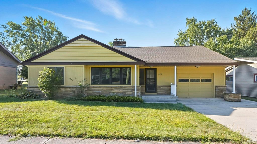 Photo of 525 W Pettit Avenue, Fort Wayne, IN 46807 (MLS # 202538759)