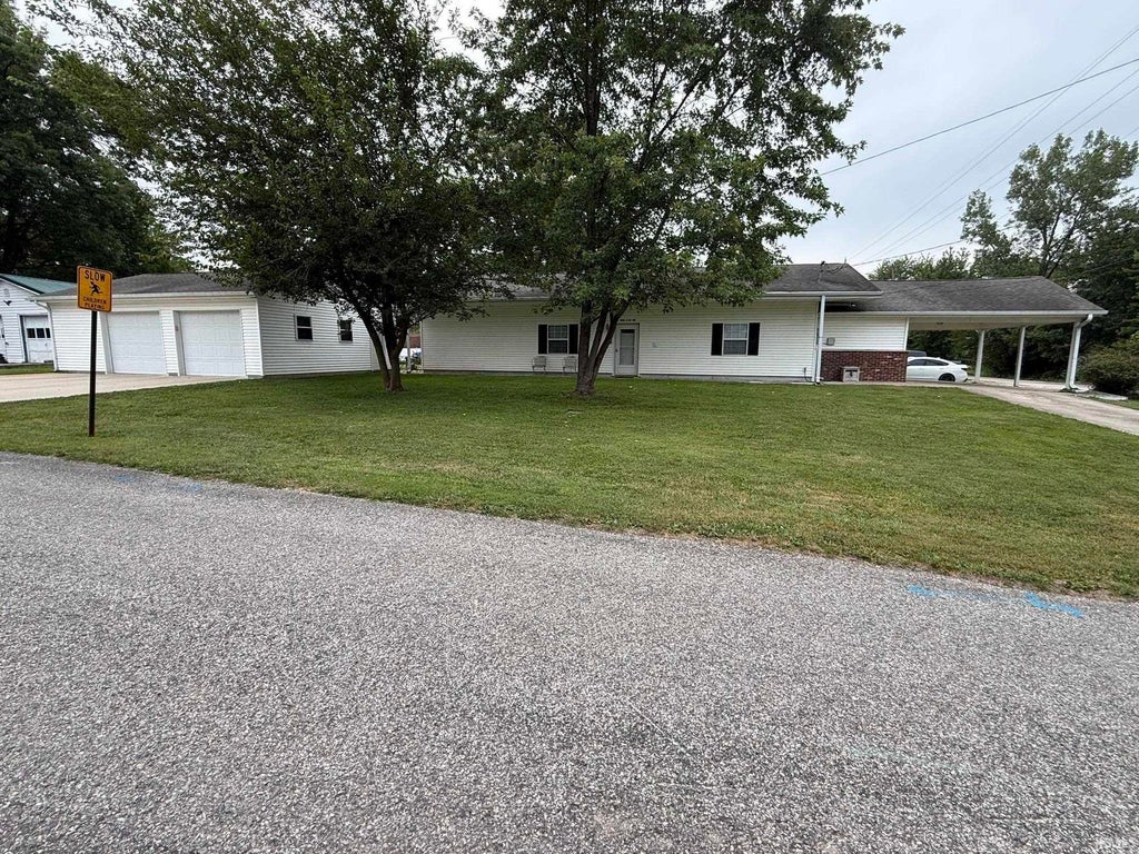 Photo of 1122 C St NW ST, Linton, IN 47441 (MLS # 202630158)