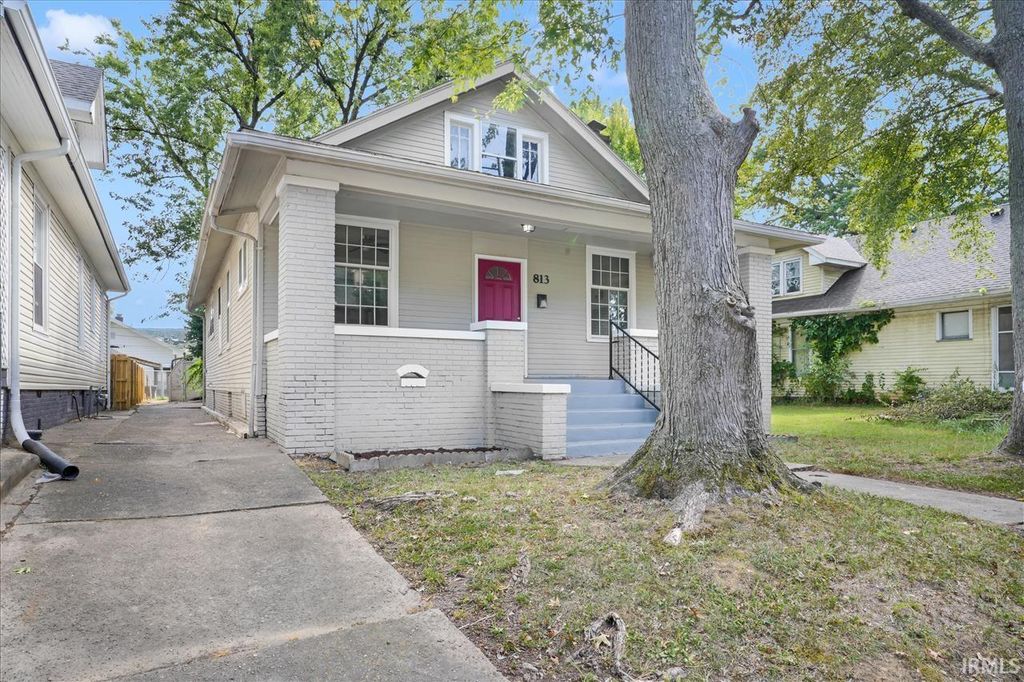 Photo of 813 Jefferson Avenue, Evansville, IN 47713 (MLS # 202536968)