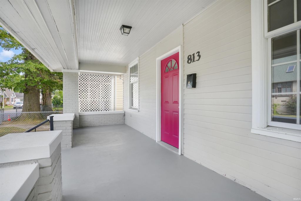 Photo of 813 Jefferson Avenue, Evansville, IN 47713 (MLS # 202536968)