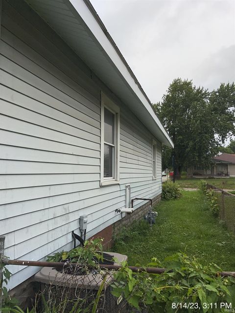 Tiny photo for 603 E North Street, Kokomo, IN 46901 (MLS # 202603753)