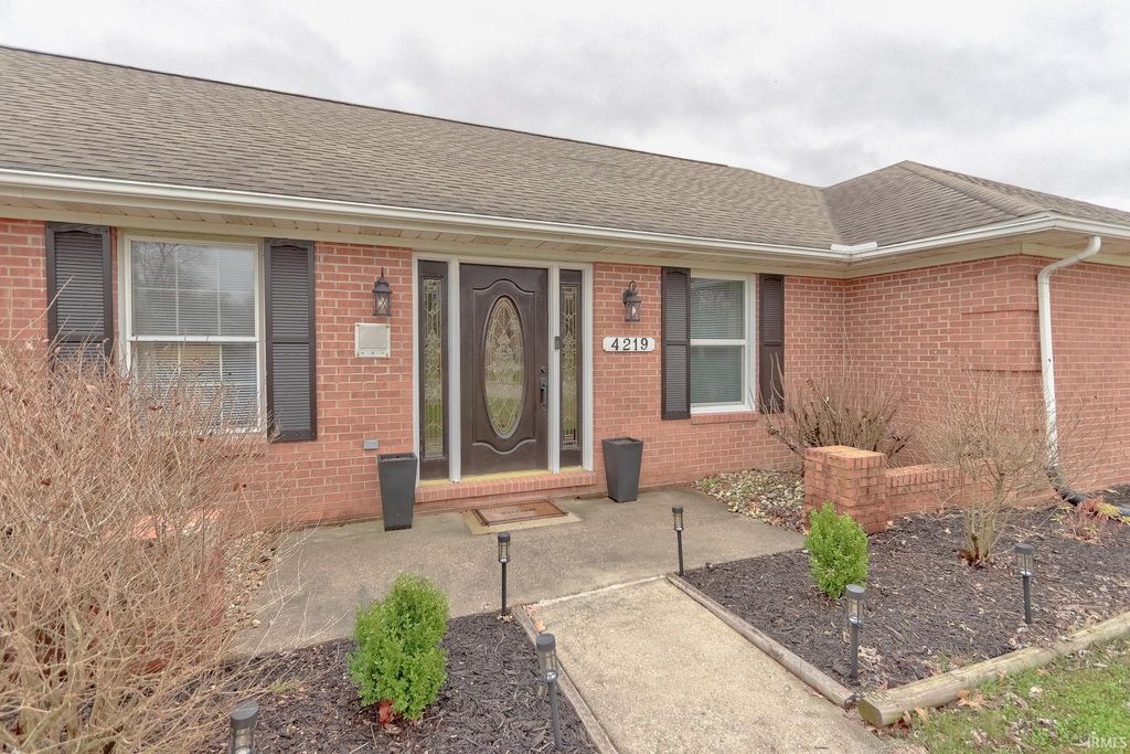 Photo of 4219 N Congress Avenue, Evansville, IN 47711 (MLS # 202608047)