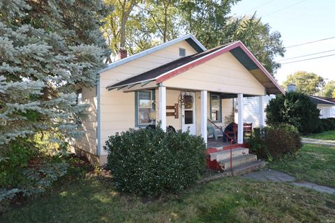 Photo of 1617 E 4th Street, Mishawaka, IN 46544 (MLS # 202543878) Photo of 1617 E 4th Street, Mishawaka, IN 46544 (MLS # 202543878)