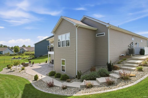 Tiny photo for 2880 Farrah Crossing, Fort Wayne, IN 46818 (MLS # 202637786)