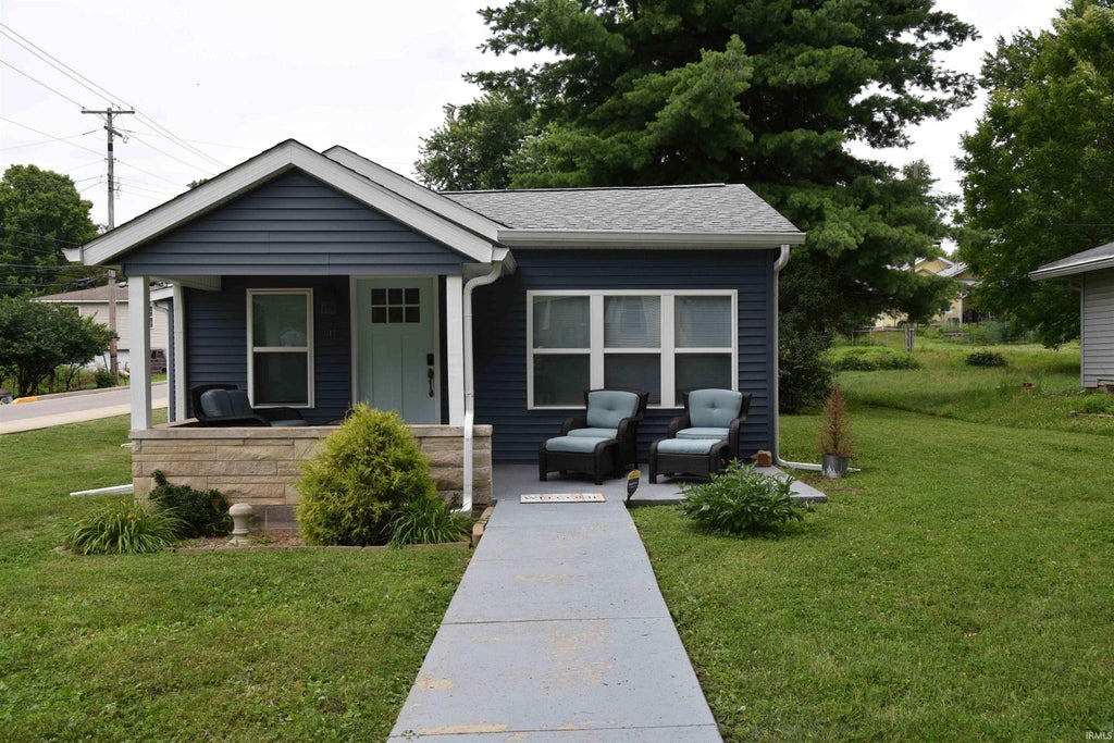 Photo of 614 W Allen Street, Bloomington, IN 47403 (MLS # 202624567)