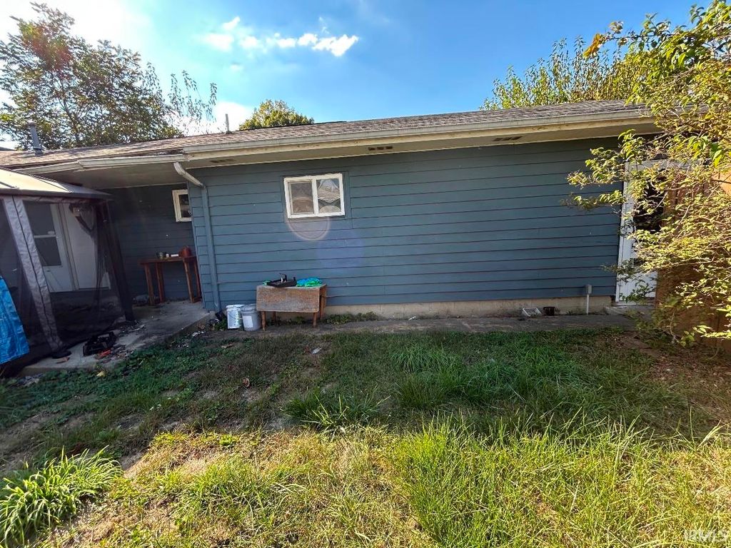 Photo of 1607 E 36Th Street, Marion, IN 46953 (MLS # 202542326)