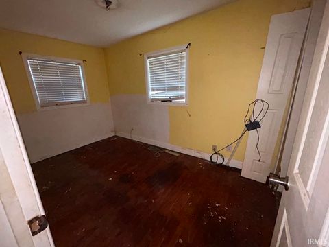 Tiny photo for 1607 E 36Th Street, Marion, IN 46953 (MLS # 202542326)