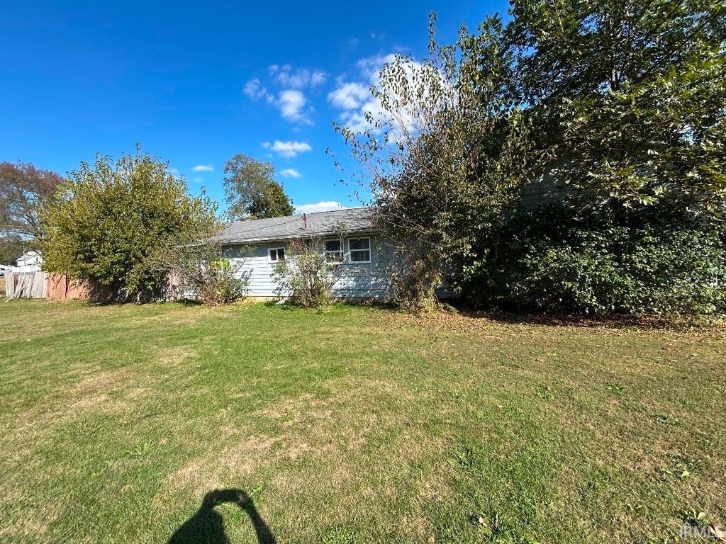 Photo of 1607 E 36Th Street, Marion, IN 46953 (MLS # 202542326)