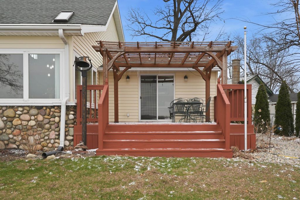 Photo of 11995 E 600 N, Orland, IN 46776 (MLS # 202612649)