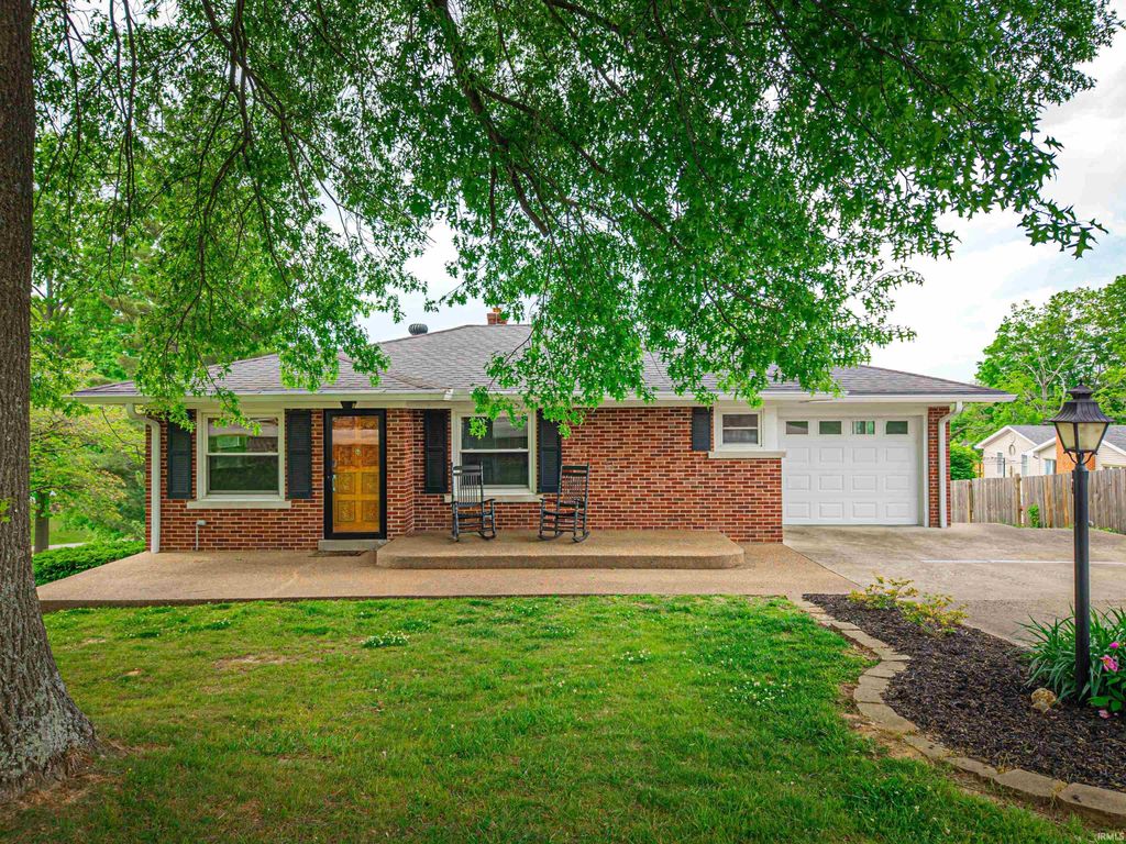 Photo of 5206 Bridgeview Drive, Evansville, IN 47712 (MLS # 202615857)