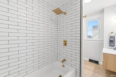 Tiny photo for 1434 E 4th Street, Mishawaka, IN 46544 (MLS # 202612061)