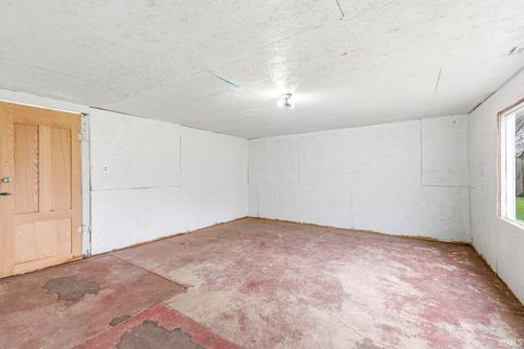 Tiny photo for 1434 E 4th Street, Mishawaka, IN 46544 (MLS # 202612061)