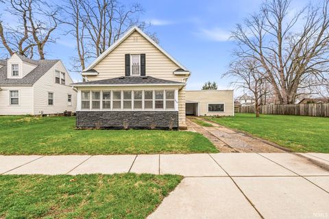 Tiny photo for 1434 E 4th Street, Mishawaka, IN 46544 (MLS # 202612061)