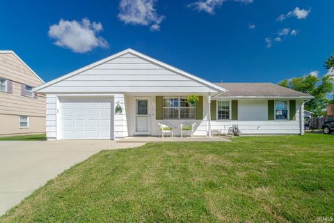 Photo of 1512 Sherwood Drive, Lafayette, IN 47909 (MLS # 202534329)