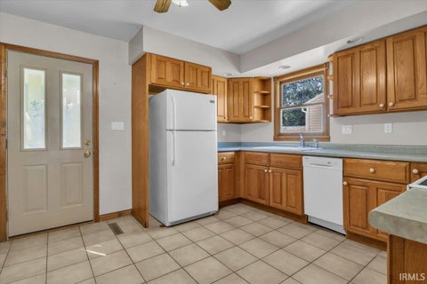 Tiny photo for 712 Windsor Avenue, Evansville, IN 47720 (MLS # 202638877)