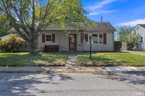 Tiny photo for 712 Windsor Avenue, Evansville, IN 47720 (MLS # 202638877)