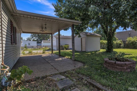 Tiny photo for 712 Windsor Avenue, Evansville, IN 47720 (MLS # 202638877)