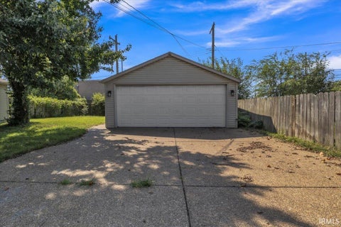 Tiny photo for 712 Windsor Avenue, Evansville, IN 47720 (MLS # 202638877)