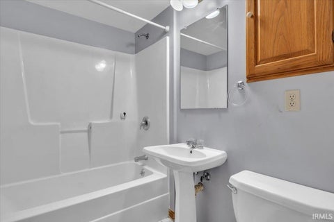 Tiny photo for 712 Windsor Avenue, Evansville, IN 47720 (MLS # 202638877)