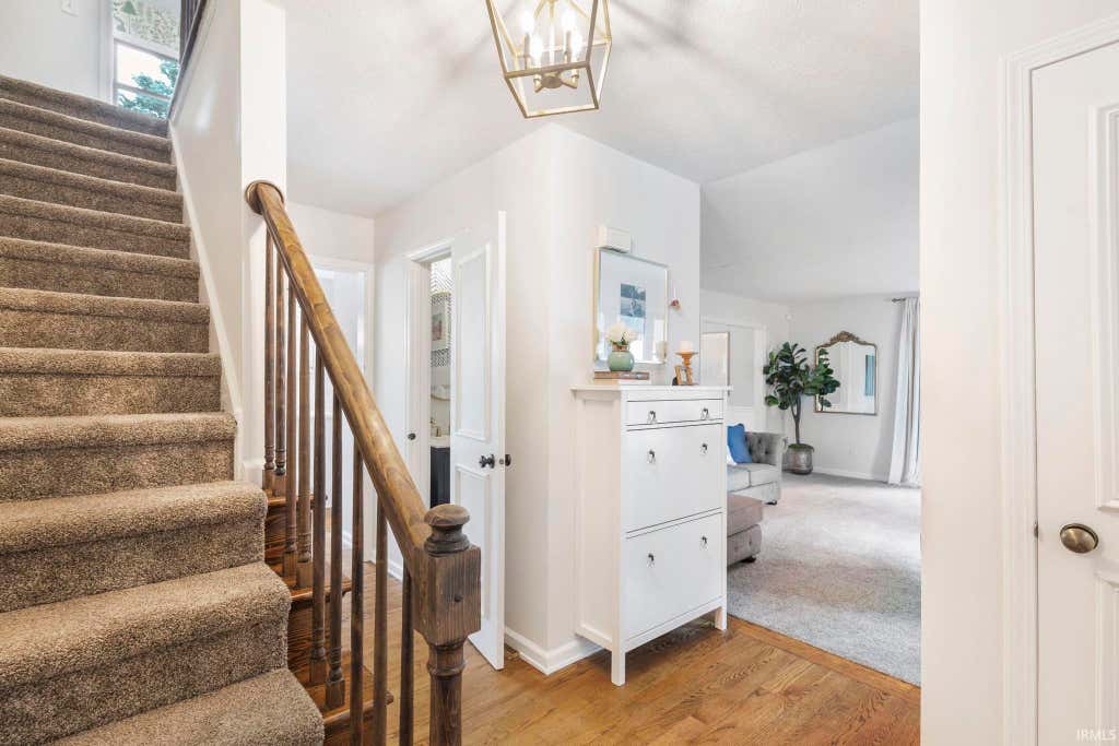 Photo of 1854 Acorn Lane, Mishawaka, IN 46544 (MLS # 202634127)