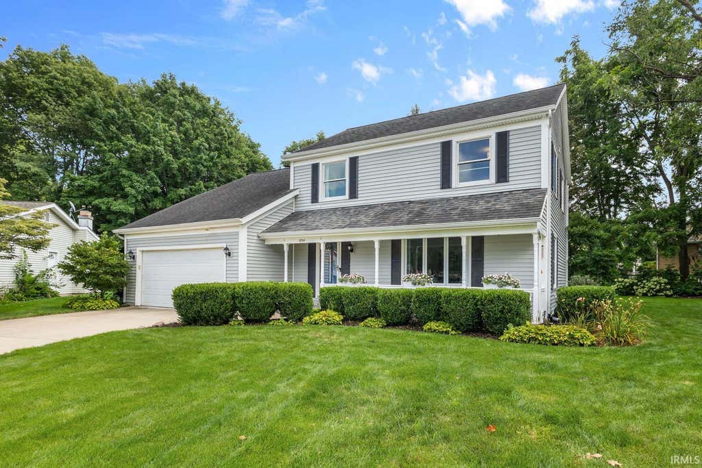 Photo of 1854 Acorn Lane, Mishawaka, IN 46544 (MLS # 202634127)