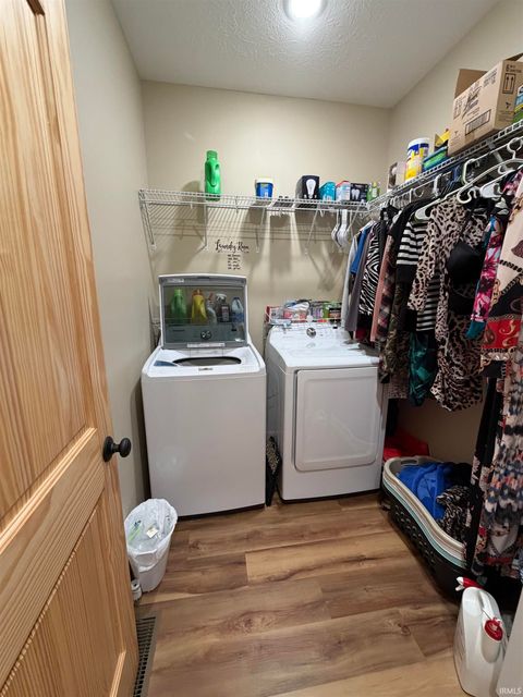 Tiny photo for 724 W Aspen Drive, Haubstadt, IN 47639 (MLS # 202618589)