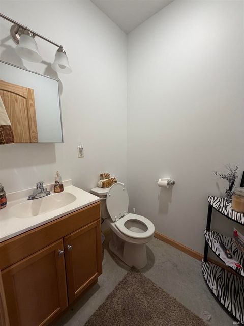 Tiny photo for 724 W Aspen Drive, Haubstadt, IN 47639 (MLS # 202618589)