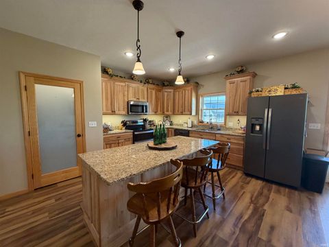 Tiny photo for 724 W Aspen Drive, Haubstadt, IN 47639 (MLS # 202618589)
