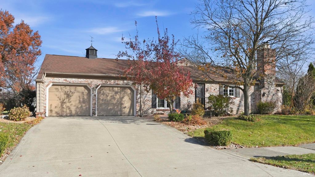 Photo of 3106 Marias Drive, Fort Wayne, IN 46815 (MLS # 202546493)