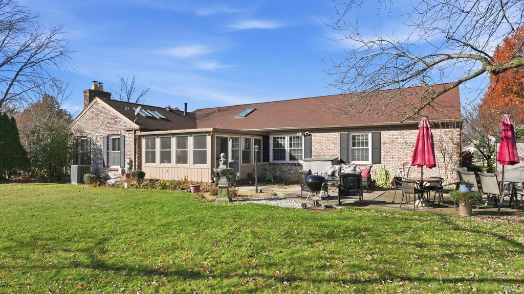 Photo of 3106 Marias Drive, Fort Wayne, IN 46815 (MLS # 202546493)