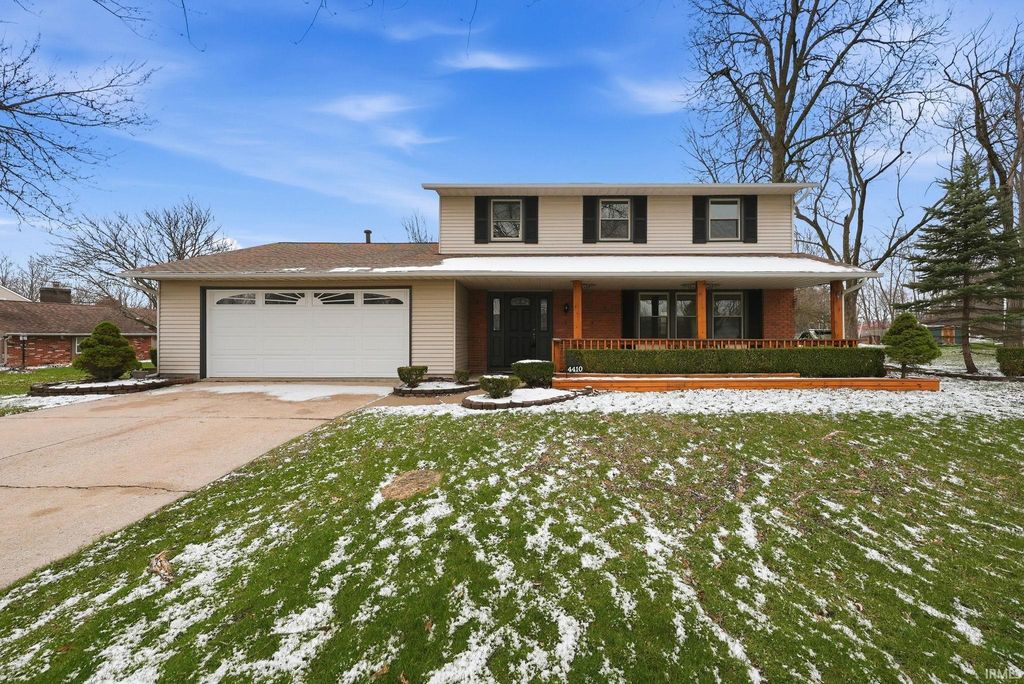Photo of 4410 Albert Drive, Fort Wayne, IN 46835 (MLS # 202609108)