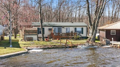 56 W Waldron Lake Drive, Wawaka, IN 46794 - #: 202511894
