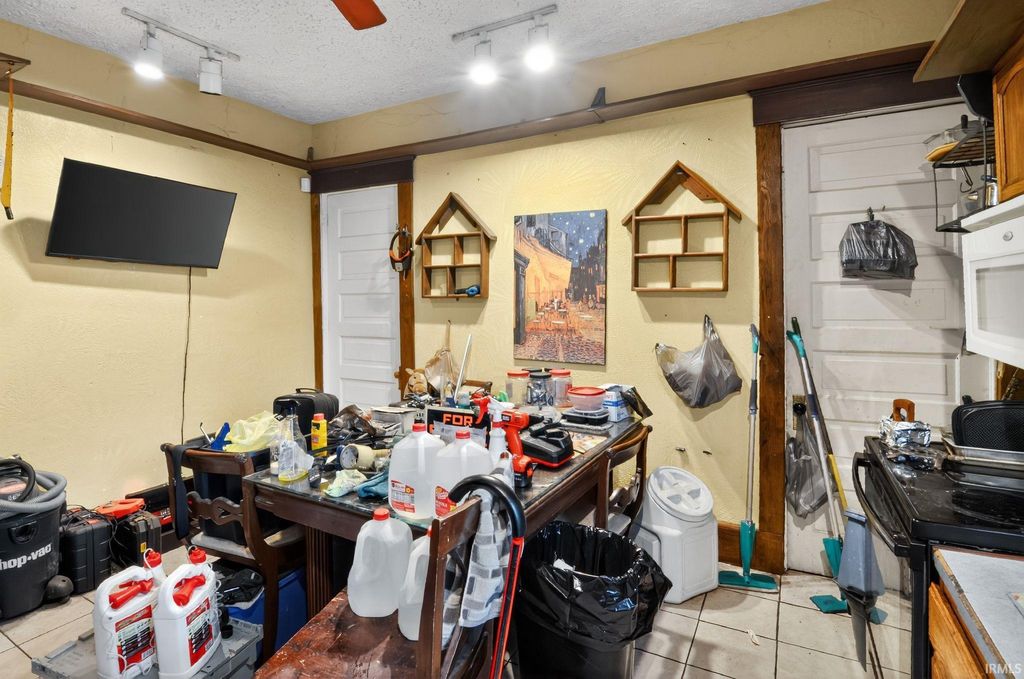 Photo of 1515 S 18th Street, Terre Haute, IN 47803 (MLS # 202540385)