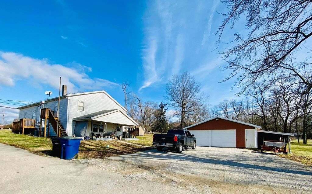 Photo of 1301 E Walnut Street, Boonville, IN 47601 (MLS # 202601070)