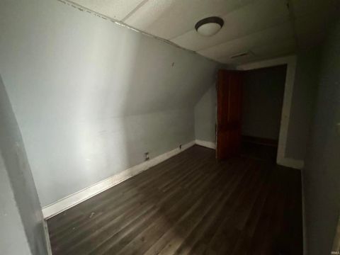 Tiny photo for 615 N Third Avenue, Evansville, IN 47710 (MLS # 202612565)