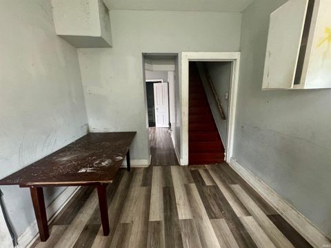 Tiny photo for 615 N Third Avenue, Evansville, IN 47710 (MLS # 202612565)