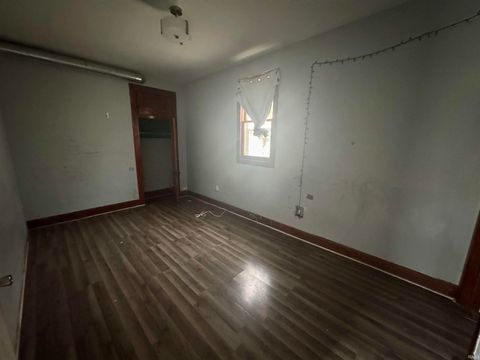 Tiny photo for 615 N Third Avenue, Evansville, IN 47710 (MLS # 202612565)